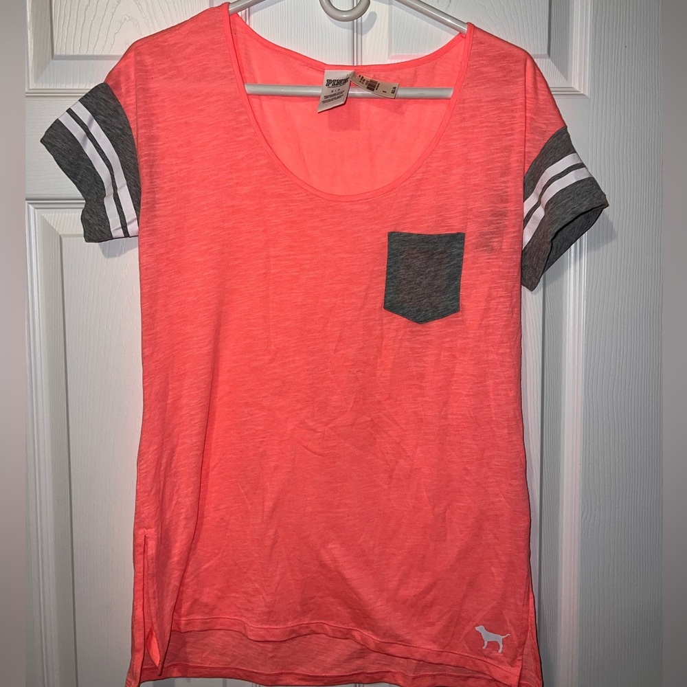 🆕NWT Victoria’s Secret PINK tee size small